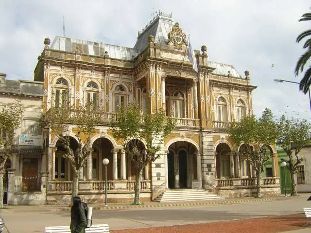 Victoria and the Corridor over the Paraná