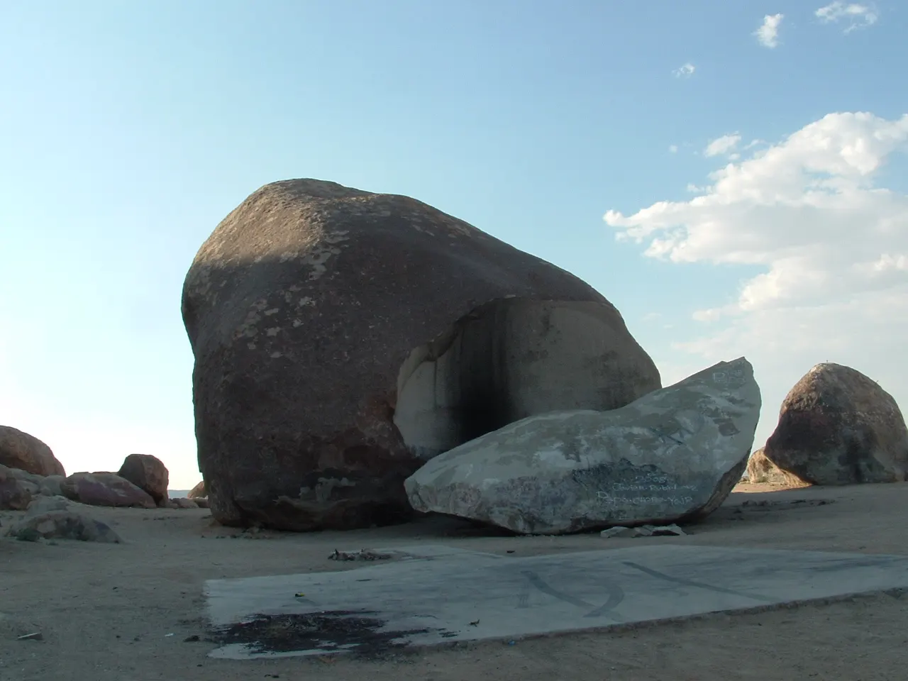 Giant Rock and the Contactee Conventions